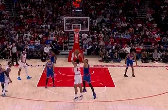 开云APP下载-史密斯顶着唐斯三分再中，火箭三分32投14中&amp;amp;命中率43.8%